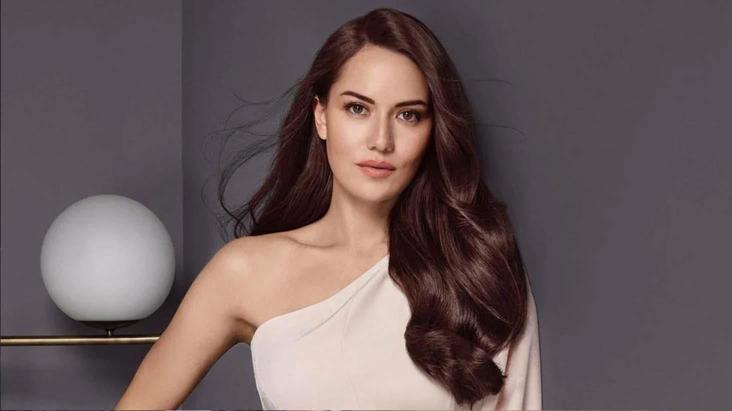 Fahriye Evcen hayranlarını korkuttu