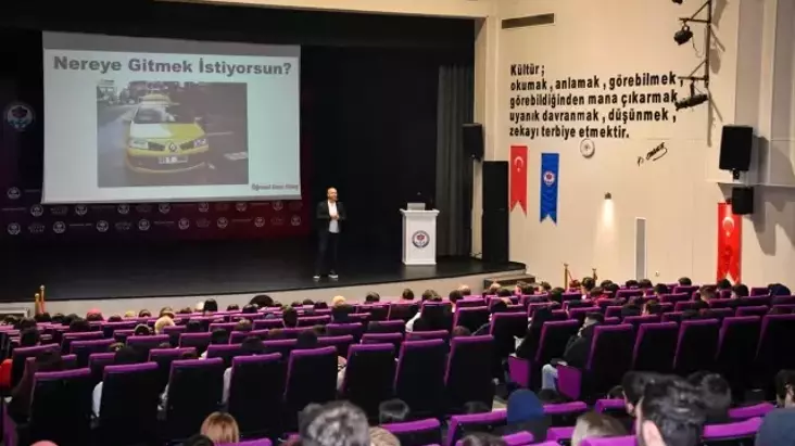 Trabzon’da Sınavlara Hazırlık Semineri Düzenlendi