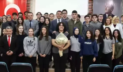 Düzce Valisi Selçuk Aslan, Kariyer Günlerinde Öğrencilerle Buluştu